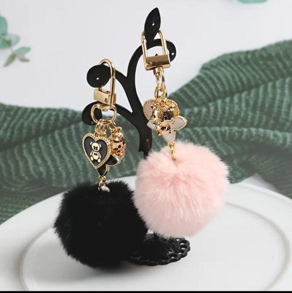 NWT Pink Fur Ball 💗 Charm - Picture 3 of 5